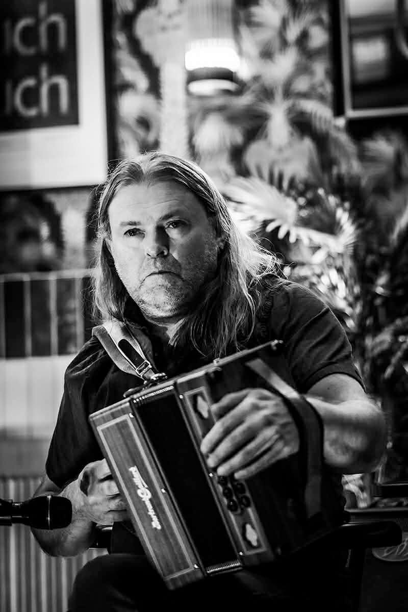 Billy Treacy performance photo